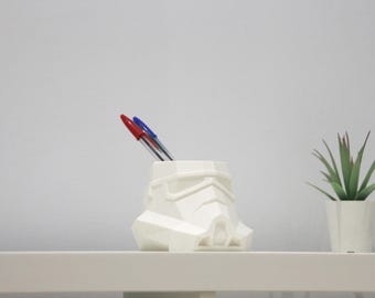Stormtrooper Pen Holder, Stormtrooper Pencil Organizer, Stormtrooper Planter, Starwars Pen Holder, Marker Holder, Office Desk Planter Pot