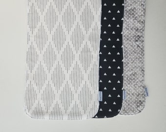 Baby Burp Cloths. Modern Cotton and Minky Burp Cloth. Handmade Baby Gift. Baby Shower Gift. Gender neutral. Newborn Essential. Black White.