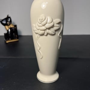 Lenox 1980s Rose Blossom Handcrafted Cream Vase 3D 24K Gold Trim, 2x7.5”