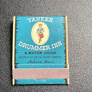 Vintage 1960s Matchbook Yankee Drummer Inn Auburn MA, Unused/Unstruck FREE SHIP