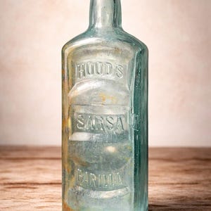 C.I. Hood & Co. アンティーク 1880年代 Hood’s サルサパリラ アクアガラス薬瓶、9インチ