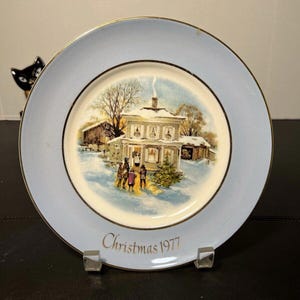 Enoch Wedgwood England For Avon Vintage 1977 Plate Carollers In The Snow