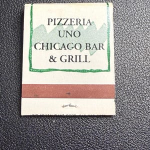 Vintage 1990s Matchbook Pizzeria Uno Chicago Bar & Grill, Unused, FREE SHIPPING