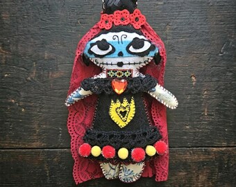 Catrina Art Doll - Sacred Heart Icon - Gothic Filzskulptur