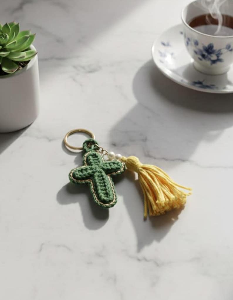 Crochet Cross Keychain Pattern | Beginner Religious Gift PDF - Etsy