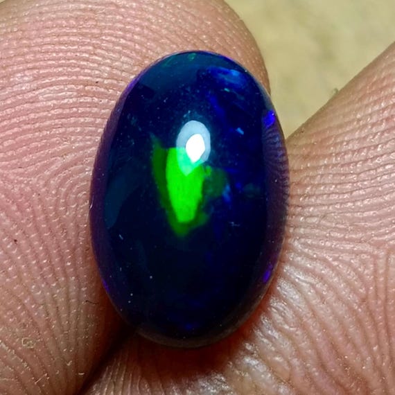 AAA+グレード ハニカム模様のエチオピア産ブラックオパール：希少な