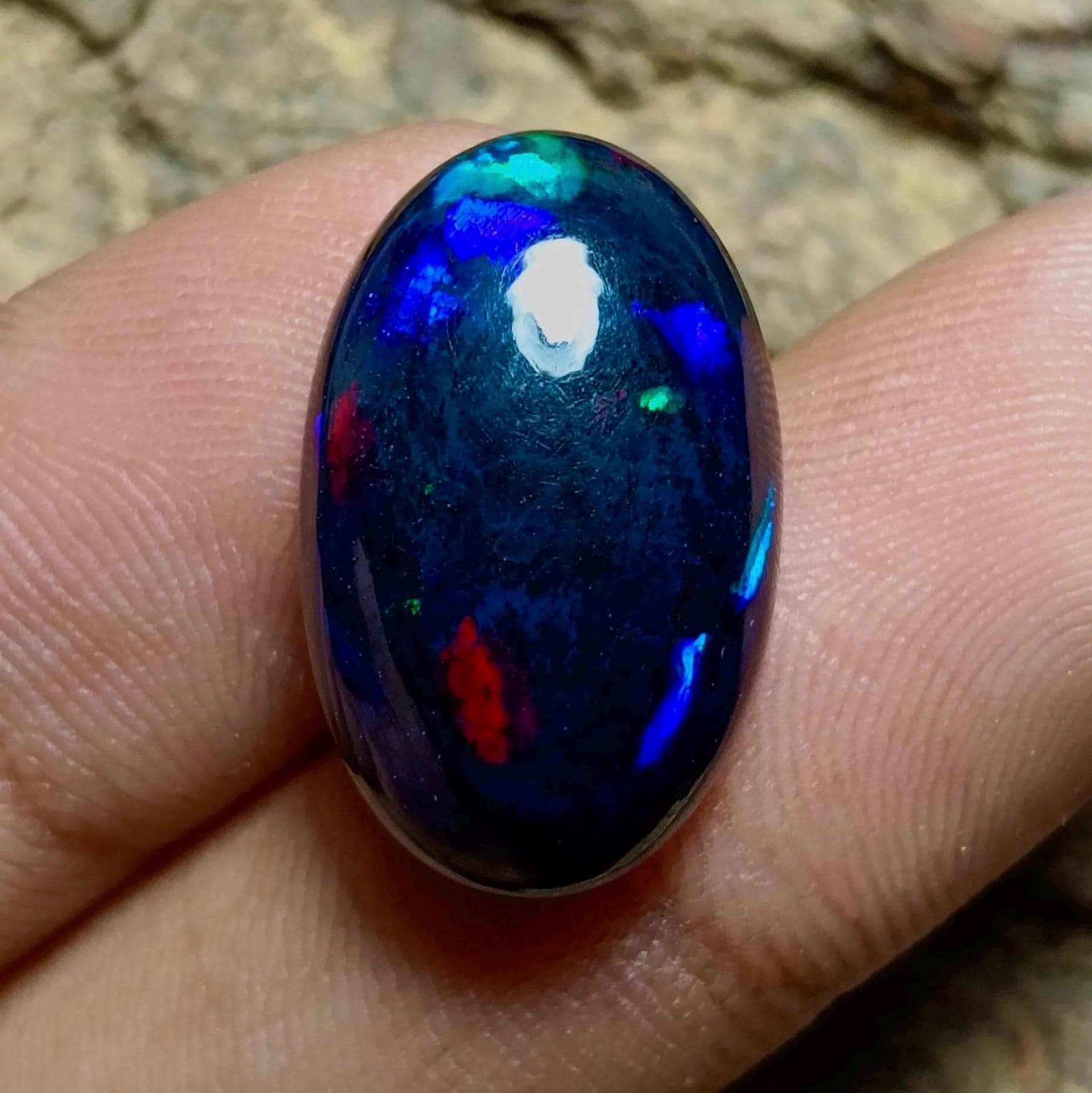 天然エチオピア産ブラックオパール：ハニカムオパール宝石、21 x 13 mm