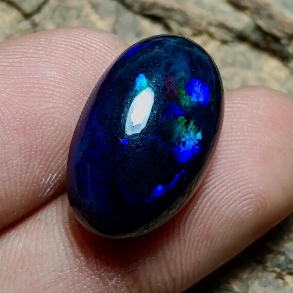 天然エチオピア産ブラックオパール：ハニカムオパール宝石、21 x 13 mm