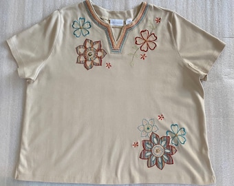 Alfred Dunner Light Beige Notch Neck Embroidered Floral Top Shirt Size 2X
