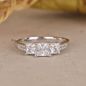 14K White Gold Princess Trilogy Ring/ Princess Cut Moissanite Diamond Engagement Ring/ Three Stone Ring/ Stackable Wedding Ring for Women