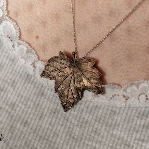 Real Blackcurrant Leaf Pendant dark | Electroformed handmade copper jewelry | Made of a real leaf, fairy jewellery, copper, witchy