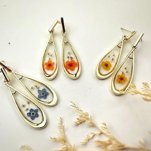 Dainty Queen Anne&#39;s Lace Forget Me Not Earrings Cute Gift for Women/Minimalist Jewelry/Resin Flower Earrings/Resin Art Earrings