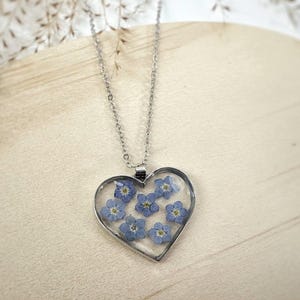 Heart Forget Me Not Necklace/Dried Flower Necklace/Heart Blue Necklace/Real Flower Necklace/Pressed Flower Jewelry/Resin Flower Necklace