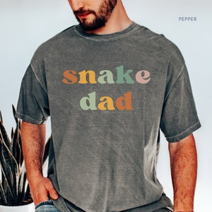 Schlange Papa Shirt, Schlange Kleidung, Reptil Shirt, Schlange Liebhaber Shirt, Retro Schlange Rundhalsausschnitt, Natur Shirt, Schlangenbesitzer Geschenk, Haustier Schlange Geschenk T-Shirt