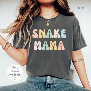 Schlange Mama Shirt, Schlange Kleidung, Reptil Shirt, Schlange Liebhaber Shirt, Retro Schlange Crewneck, Natur Shirt, Schlange Besitzer Geschenk, Haustier Schlange Geschenk T-Shirt