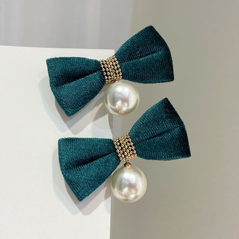 One Pair Velvet Bow Hair Clip with Big Pearl,Sweet Girl Hair Duck Clip for Adults and Children image 2