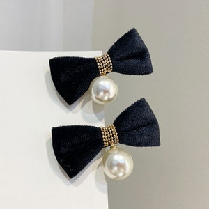 One Pair Velvet Bow Hair Clip with Big Pearl,Sweet Girl Hair Duck Clip for Adults and Children image 3