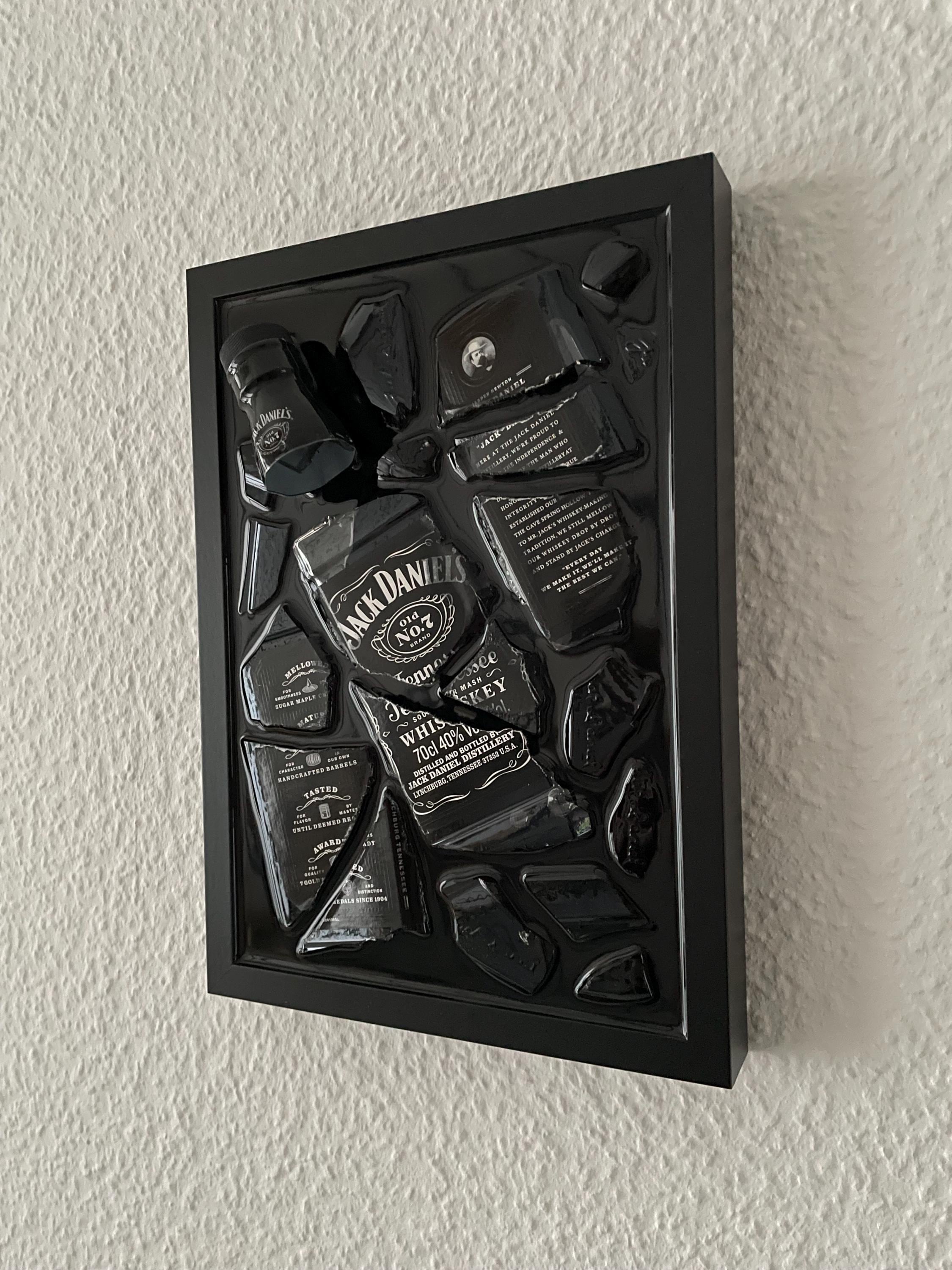 ジャック・ダニエル - 割れたボトルアート - Etsy 日本