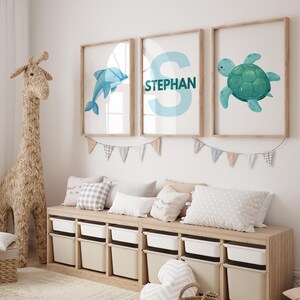 Arte de pared personalizado con animales del océano para guardería: tema de tortuga marina y delfín; decoración de habitación de niños con acuarela azul; impresión digital con nombre personalizado