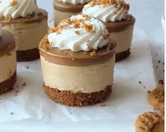 Mini tartas de queso Biscoff: postre cremoso sin horno con corteza de galleta especiada y cobertura caramelizada