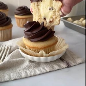 Boston Cream Cupcakes: Vanilla Pastry Cream Filling (Digital Download)