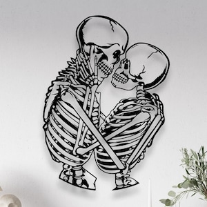 Gothic Couple Skeleton Metal Wall Art: Soulmate Lover Decor