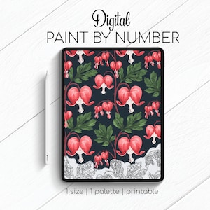 Könnte beinhalten: Digitales Malen nach Zahlen Design mit einem sich wiederholenden Muster aus roten Herzblumen auf dunkelblauem Hintergrund. Das Design wird auf einem Tablet-Bildschirm mit einem Stift daneben angezeigt. Der Text "Digital Paint By Number" wird über dem Tablet angezeigt.