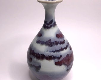 Beautiful Flambe-Glazed Vase, Chinese 1950s Porcelain, White And Oxblood, Rare Find, H: 22 Cm