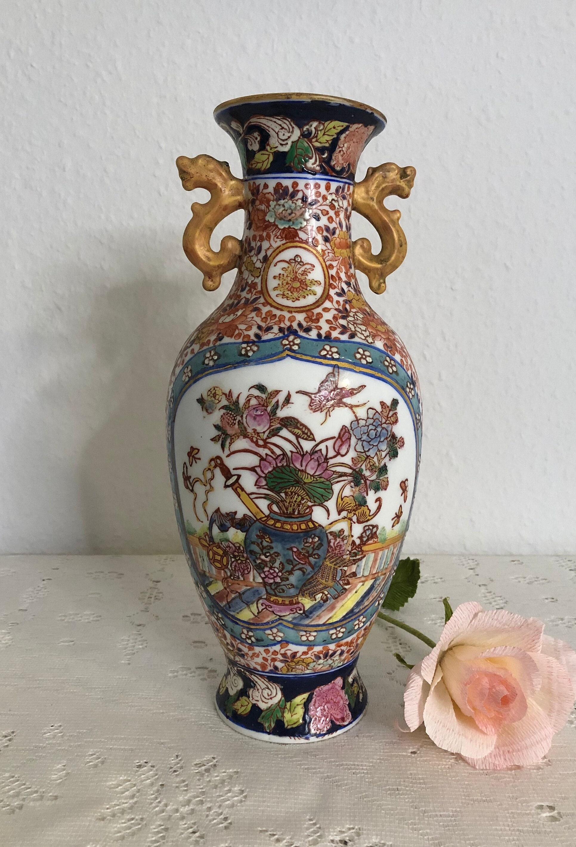Quality Chinese Imari-style Porcelain Vase, Flower Pot With