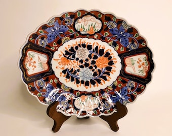 Antique Oval Japanese Imari Porcelain Dish, Flowers, Butterflies, Koi Fish, Scalloped, Fluted, Meiji/Taisho Period (1900-1930), W: 31cm