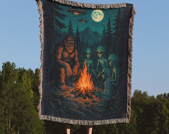 Bigfoot Cryptid UFO Alien Sasquatch Monster Dad Papa Halloween Boyfriend Blanket Retro Vintage Woven Minky Plush Blanket Cozy Gift For Him