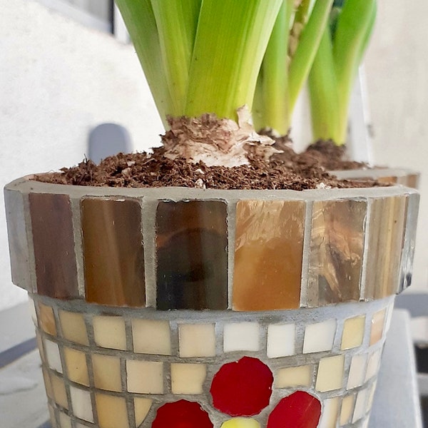 Pot de fleurs en mosaïque fait à la main avec verre opalescent, design intérieur et extérieur « collection printemps »