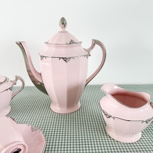 Komplett art déco-kaffeservis i puderrosa porslin och silver, Haas & Czjzek, Schlaggenwald, cirka 1930 bild 7
