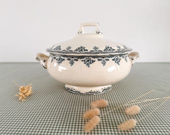 Ironstone tureen, Bordeaux pattern, Boulenger Choisy le Roi, circa 1920