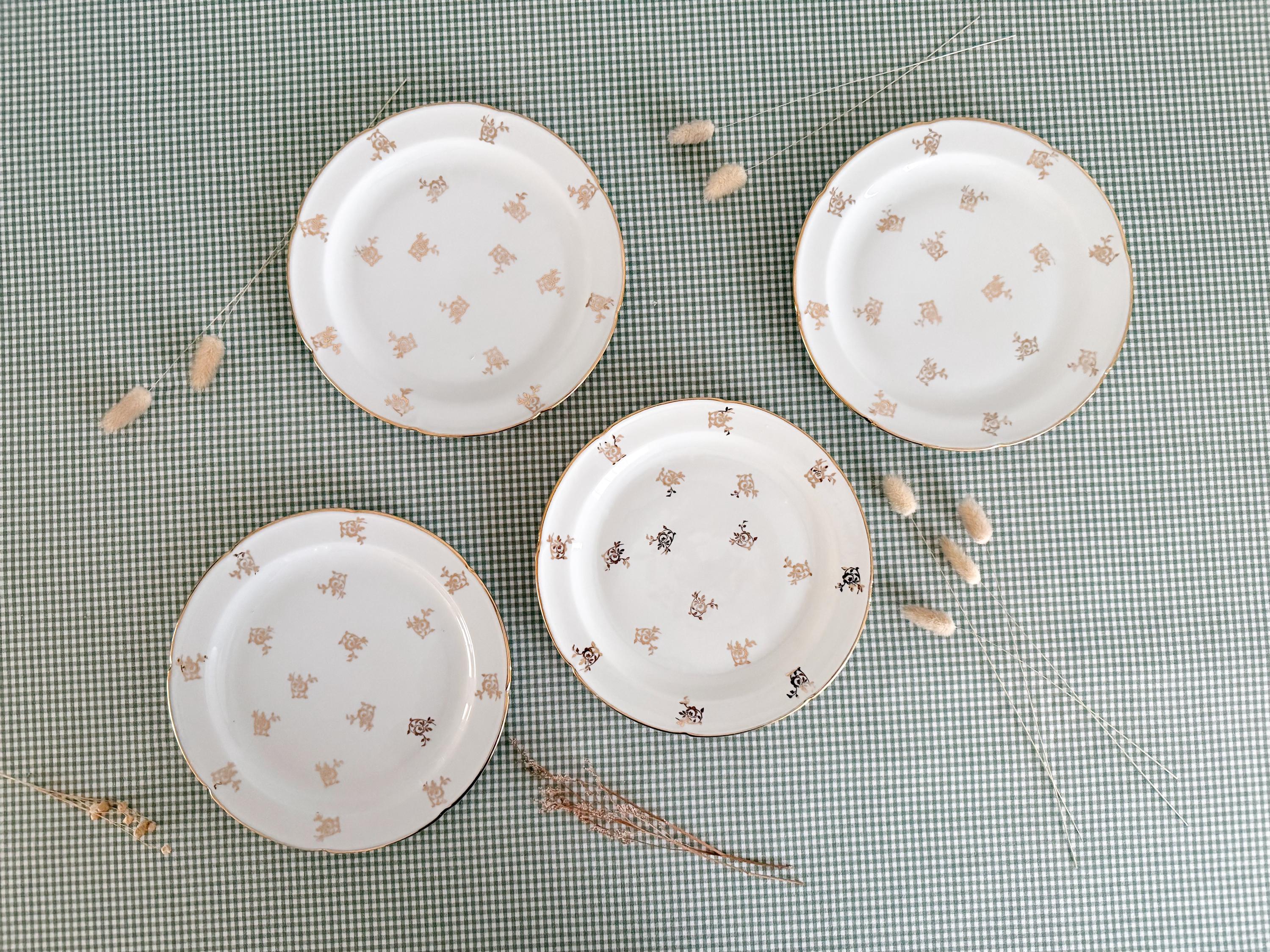 6 assiettes en porcelaine de Bavière fleuries - Schumann Arzberg - Echo d'époque 6 assiettes en porcelaine de Bavière fleuries - Schumann Arzberg - Echo d'époque
