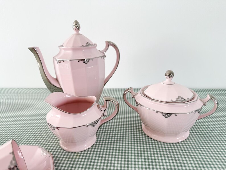 Komplett art déco-kaffeservis i puderrosa porslin och silver, Haas & Czjzek, Schlaggenwald, cirka 1930 bild 9