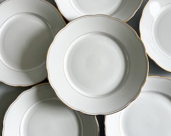 6 assiettes plates blanches et dorées en porcelaine de Bohème , milieu 20ème