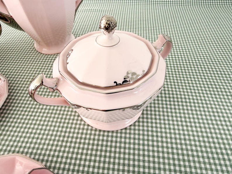Komplett art déco-kaffeservis i puderrosa porslin och silver, Haas & Czjzek, Schlaggenwald, cirka 1930 bild 8