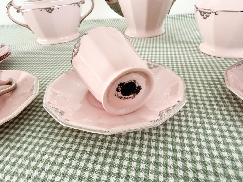 Komplett art déco-kaffeservis i puderrosa porslin och silver, Haas & Czjzek, Schlaggenwald, cirka 1930 bild 10