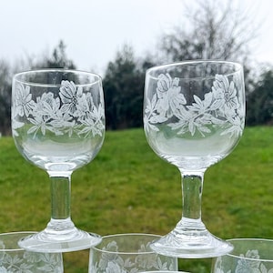 6 finely chiseled water or wine glasses, early 20th century