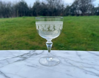 Graviertes Aperitifglas aus Kristall, Pompadour-Modell, Baccarat 1920