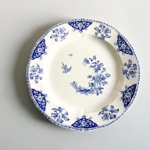 Large ironstone dish, Delft model, Gien, early 20th century