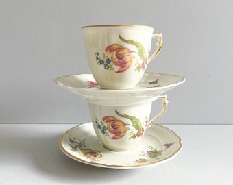 Paire de tasses et sous tasse en porcelaine , Bernardaud Limoges