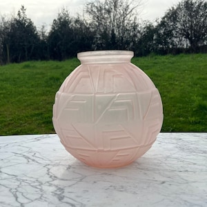 Very large art deco ball vase in opal glass from the early 20th century