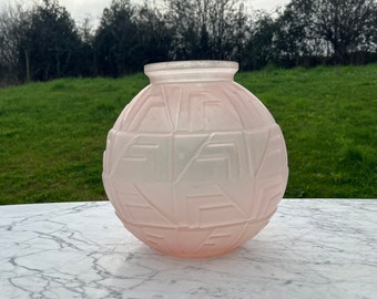 Very large art deco ball vase in opal glass from the early 20th century