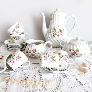 Wspaniały porcelanowy serwis do kawy lub herbaty dla 12 osób, wzór Sylvie Haviland, Limoges, około 1950 r.