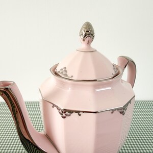 Komplett art déco-kaffeservis i puderrosa porslin och silver, Haas & Czjzek, Schlaggenwald, cirka 1930 bild 5
