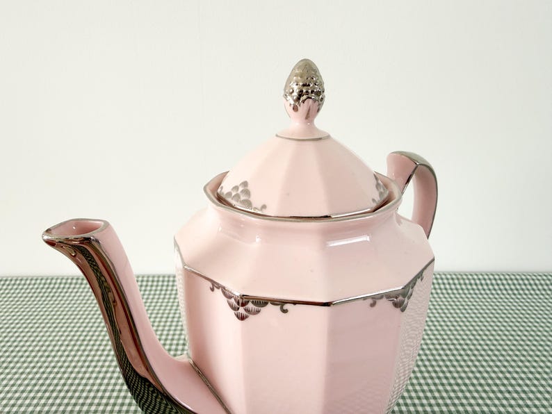 Komplett art déco-kaffeservis i puderrosa porslin och silver, Haas & Czjzek, Schlaggenwald, cirka 1930 bild 5