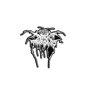 Officiell Darkthrone-lapp | Vävd lapp med "Logo Cut Out" | Sy-på | Svart metall-merchandise ca 10 x 8 cm
