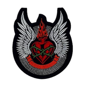 Écusson Sacré-Cœur – Cœur flamboyant avec épines et ailes – 11 x 9,5 cm – Écusson brodé